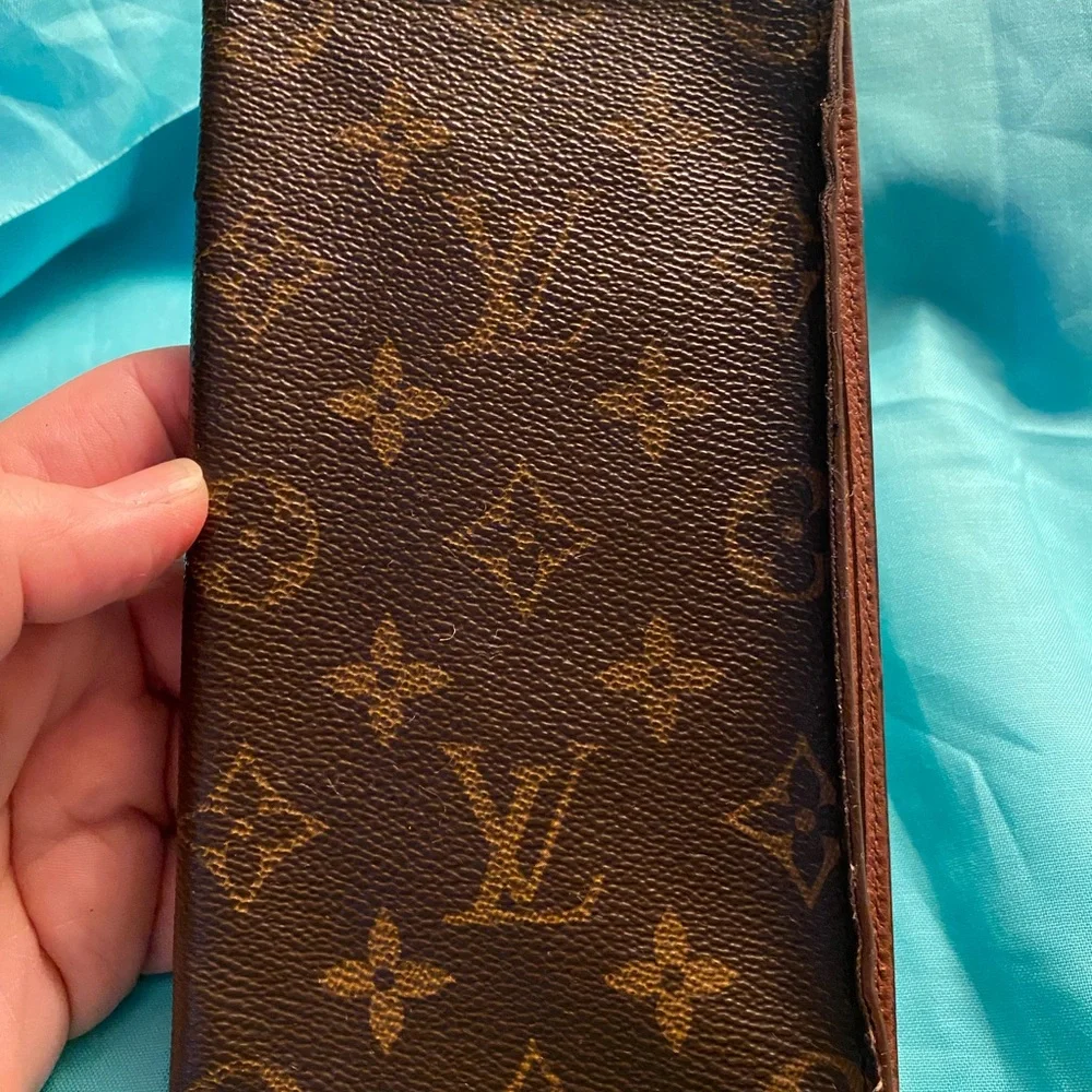 Authentic Louis Vuitton Monogram Long Wallet/Checkbook Holder - Picture 10 of 11